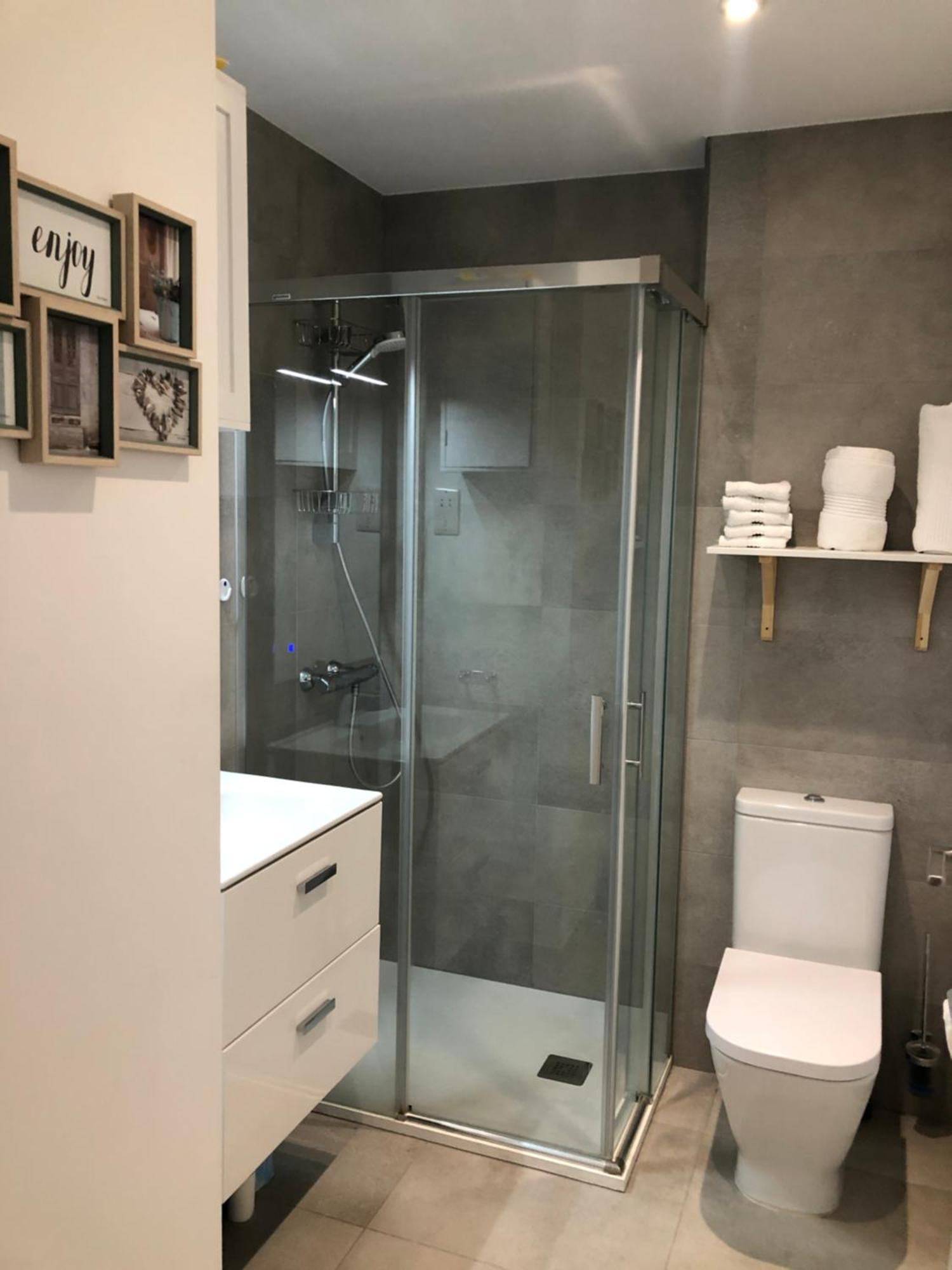 Cp High Floor Luxury Studio Sleeps 3 Gibraltar Exterior photo